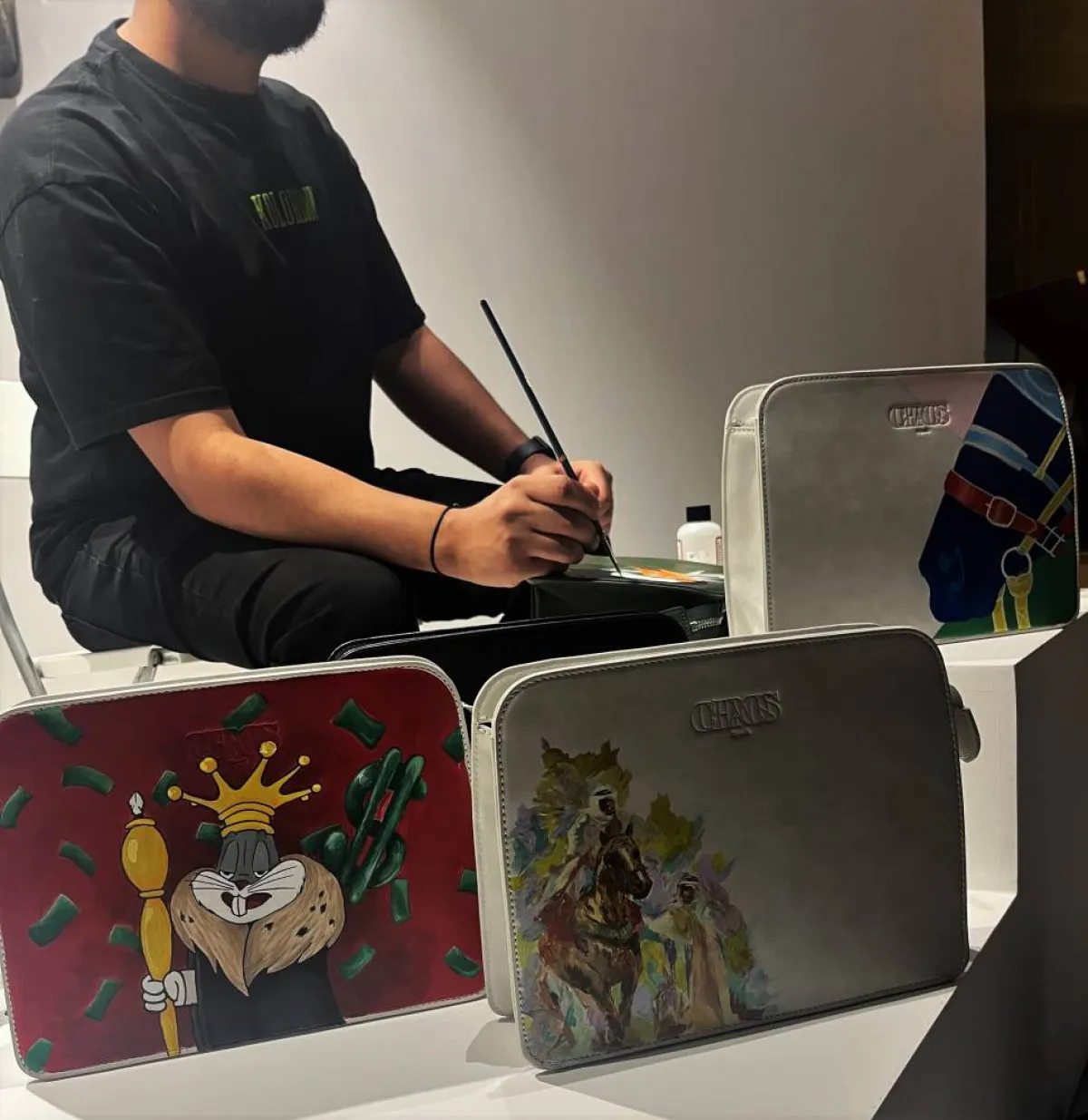 حقائب حمد الخريجي 