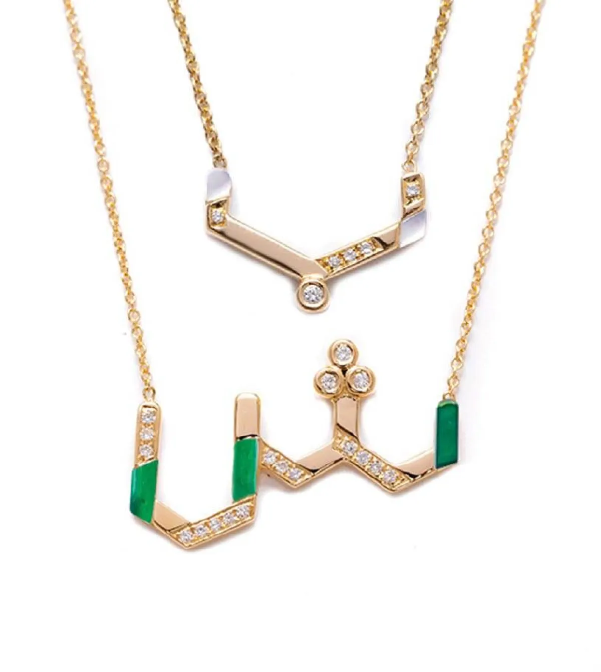 قلادة ذهبية بحرف ب و ش 