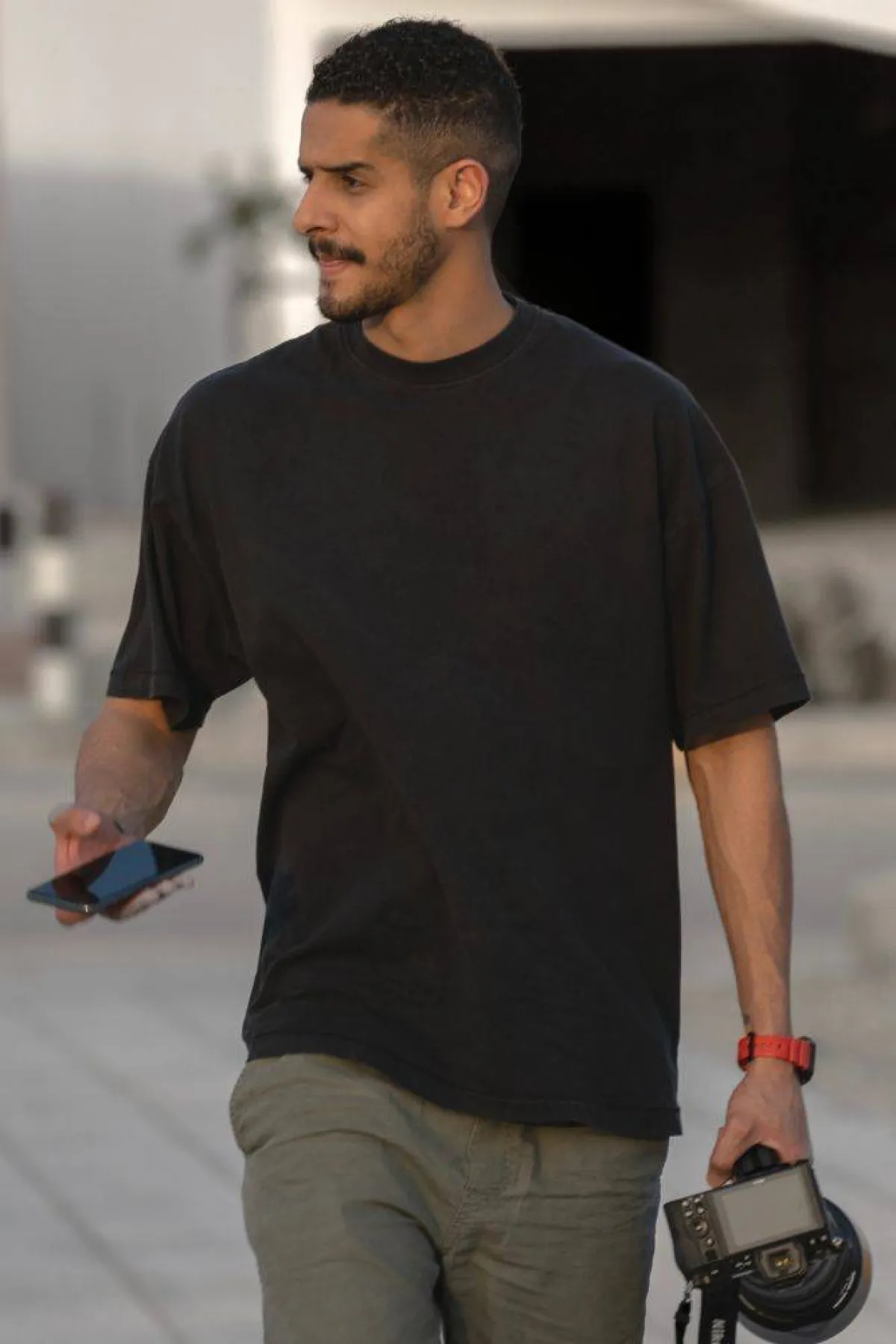 تظهر الصورة شخصية محمد عبدالرحمن لحي