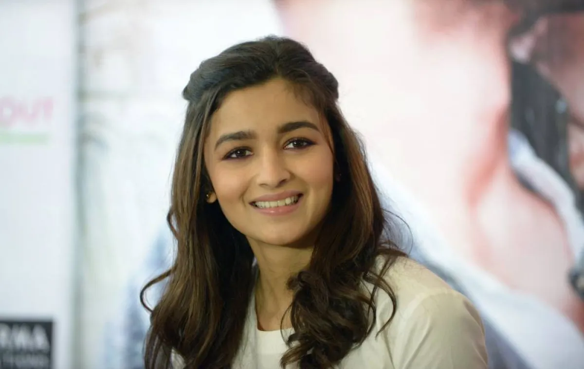  Alia Bhatt in Ahmedabad on October 20, 2015. AFP PHOTO / Sam PANTHAKY