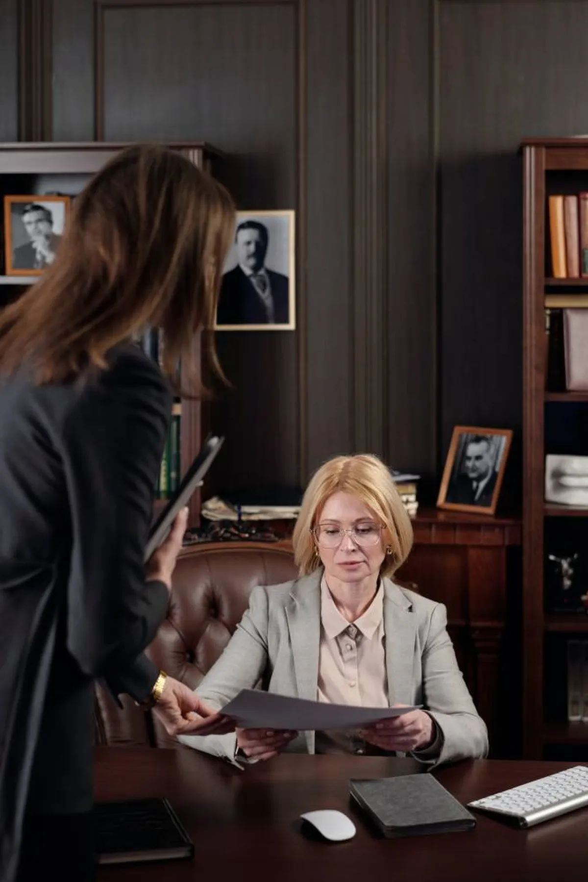 النساء  وصنع القرار