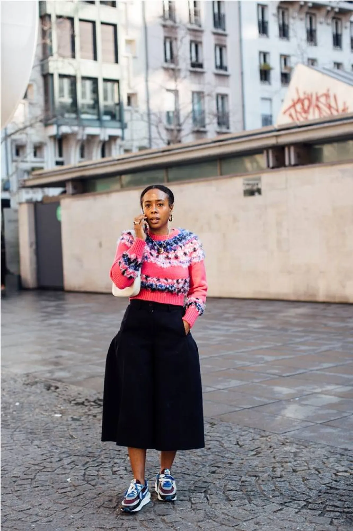 موديلات أحذية رياضية متعدّدة الألوان من ستريت فاشن Street Fashion