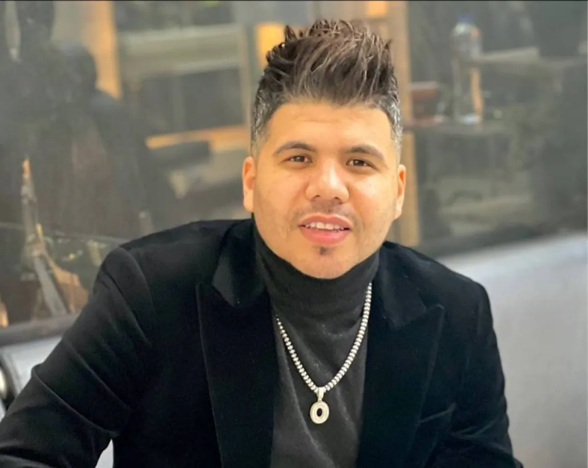 عمر كمال - الصورة من صفحته الرسمية على الفيس بوك