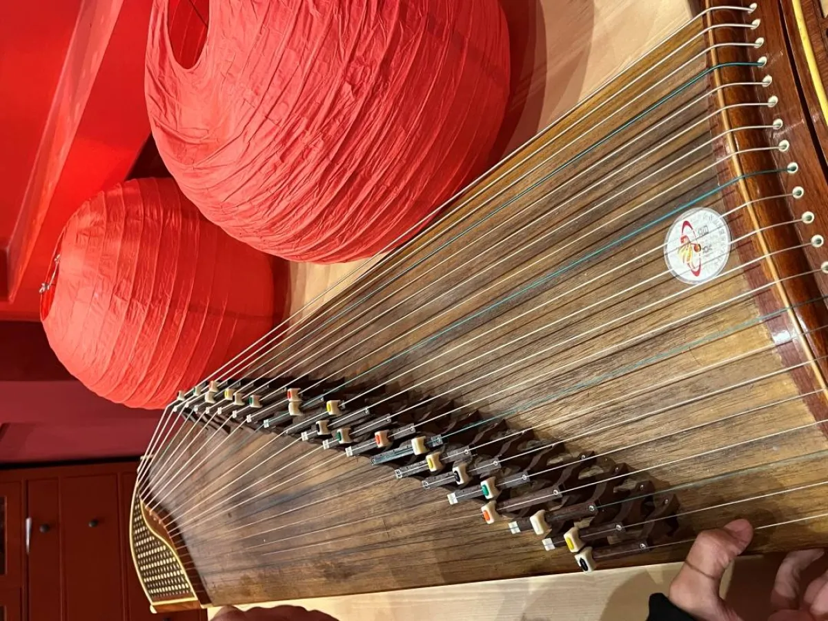 الة موسيقية صينية 