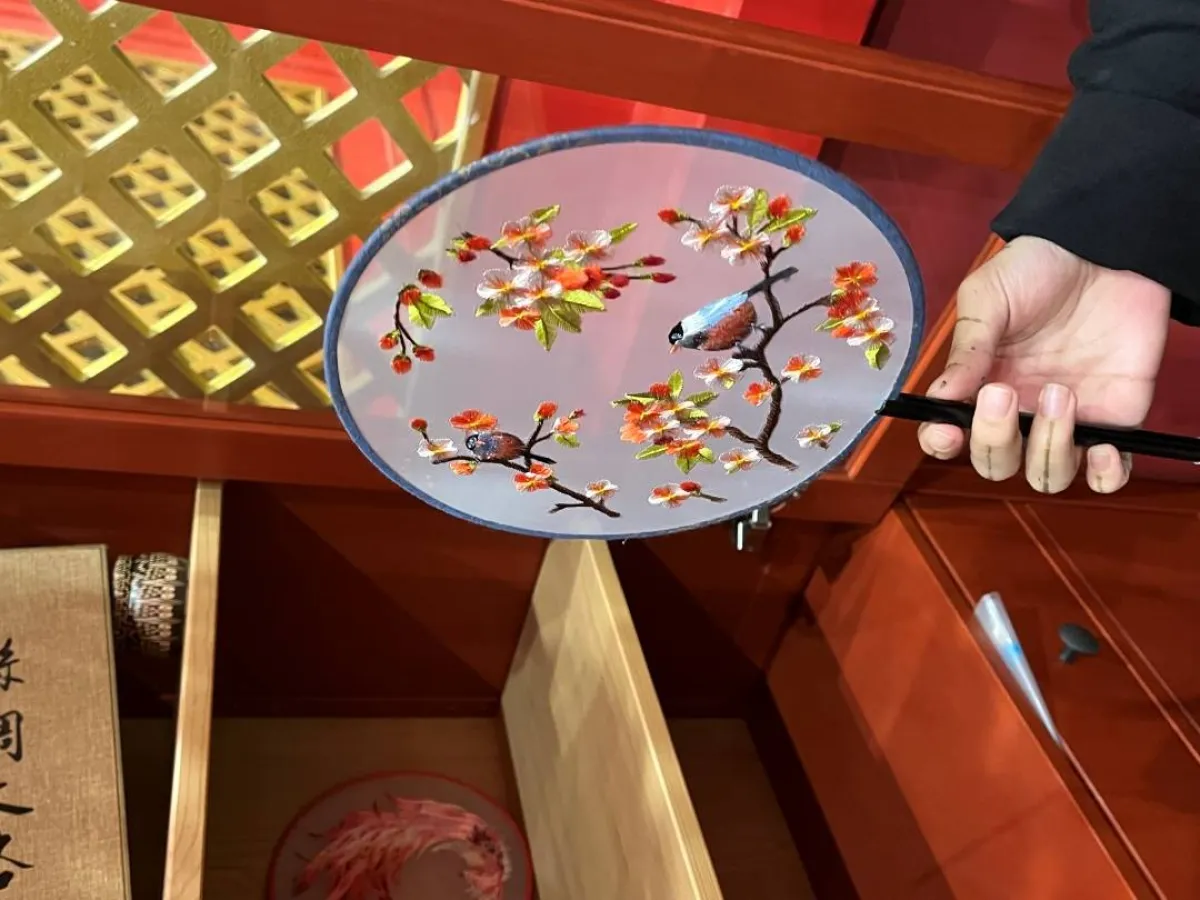 مراوح يدوية صينية