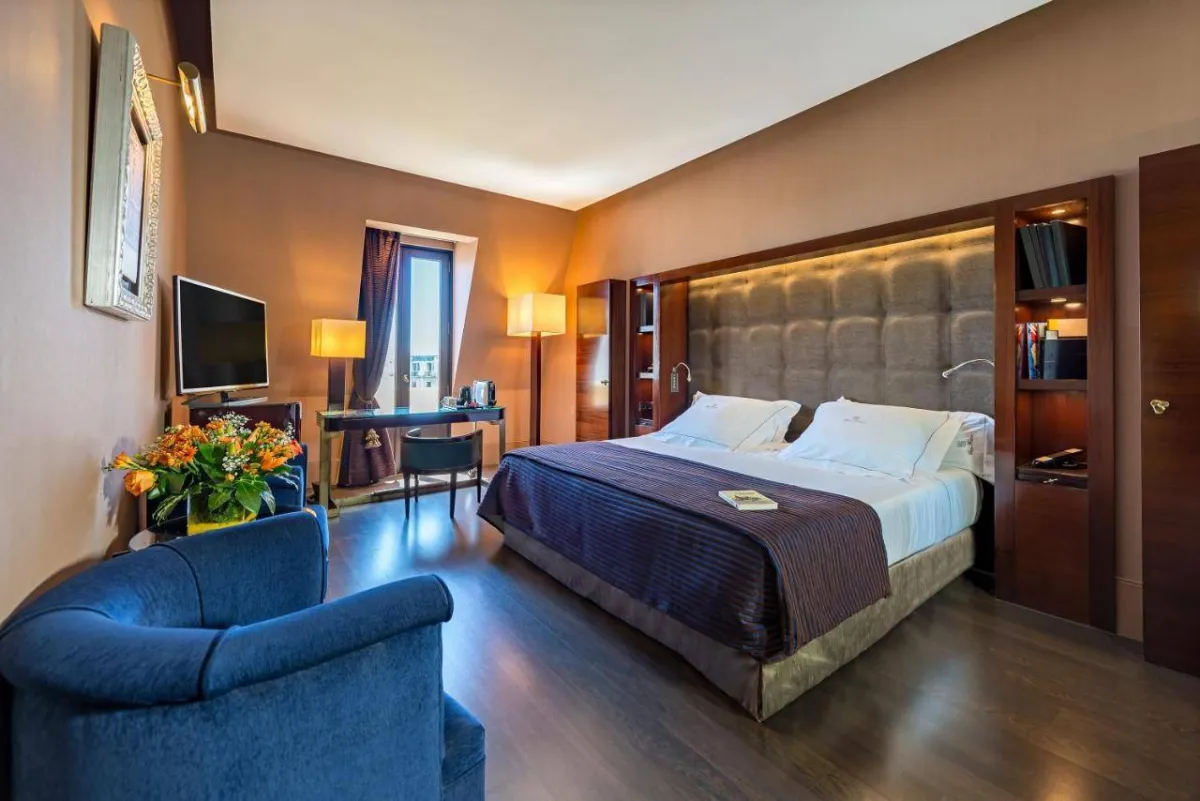 فندق كازا فوستر جي ال مونيمانتو