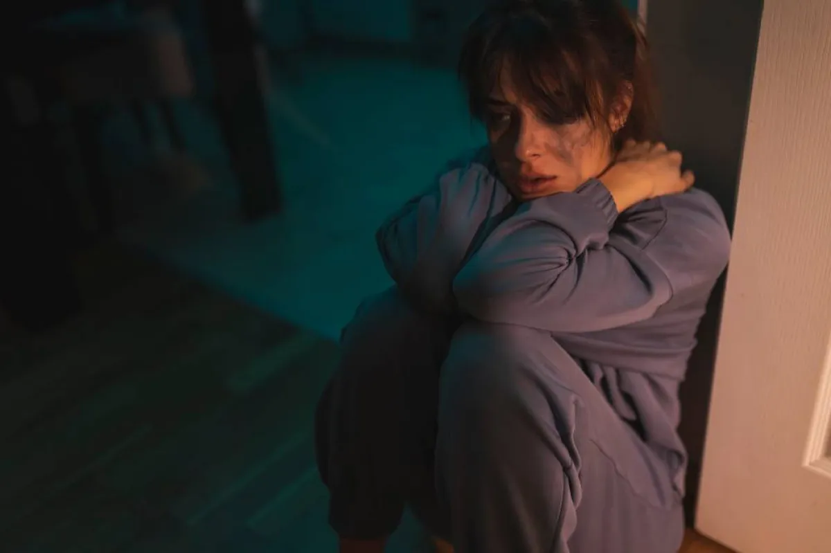 إنكار الوجود على قيد الحياة والتجويع الذاتي ونفي العقل من أعراض متلازمة كوتار -المصدر: Adope:stock