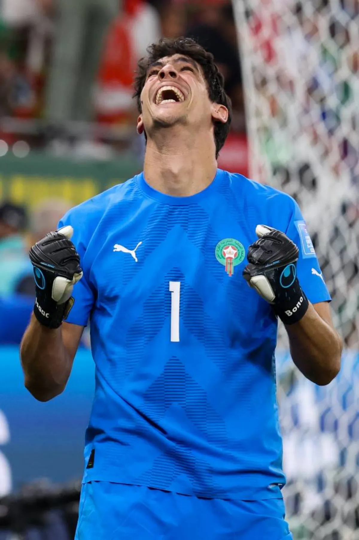 ياسين بونو لحظة تأهل المغرب للمربع الذهبي - الصورة من حساب الفيفا