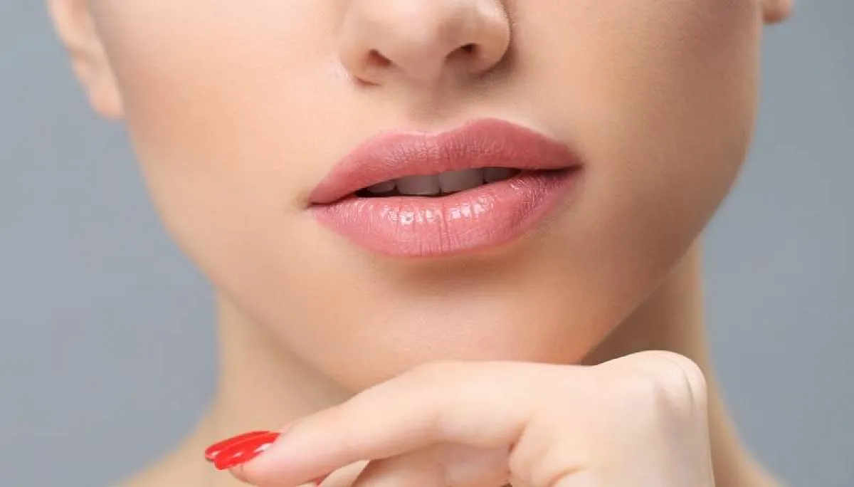 سيروم للشفاه