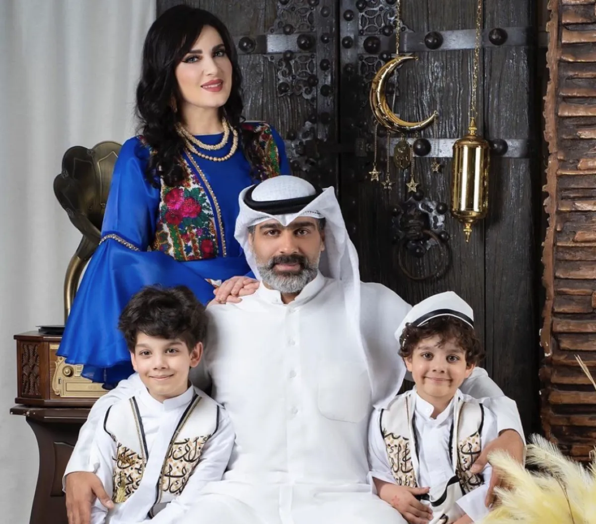 هبة الدري وزوجها نواف العلي وابنائها -الصورة من حسابها على الانستغرام