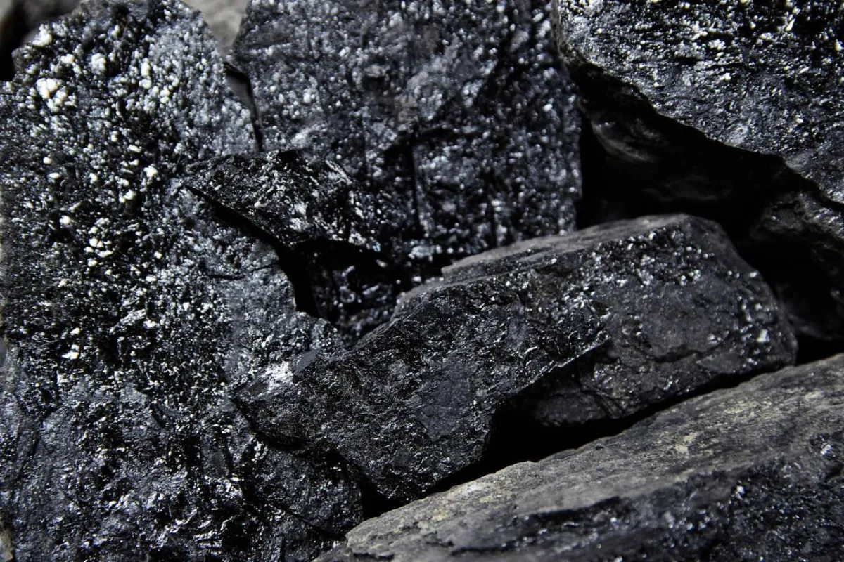 صورة للألماس الأسود