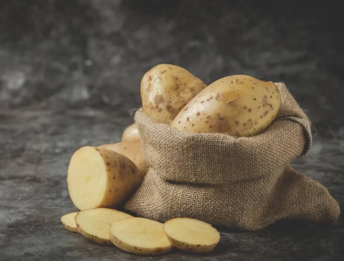 كيفية استخدام شرائح البطاطس للوجه