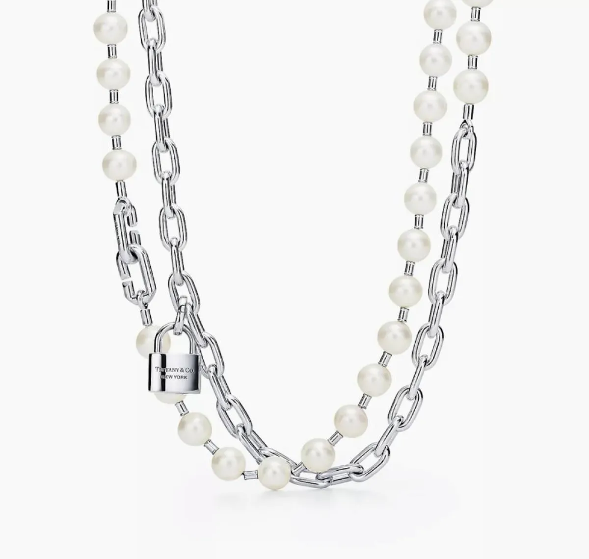 عقد اللؤلؤ من تيفاني اند كو Tiffany & co