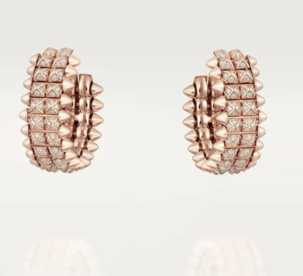 أقراط من مجموعة كلاش دو لدار كارتييه Cartier