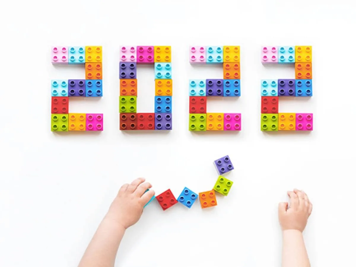 صورة تعبر عن العام 2022 بالنسبة للطفل