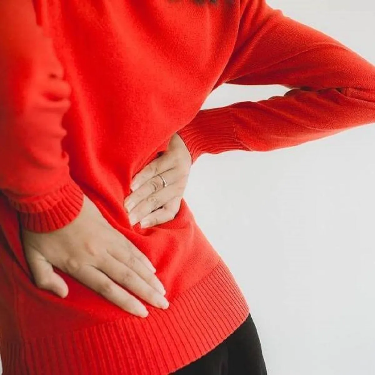 صورة لحامل تشكو ألم العظام