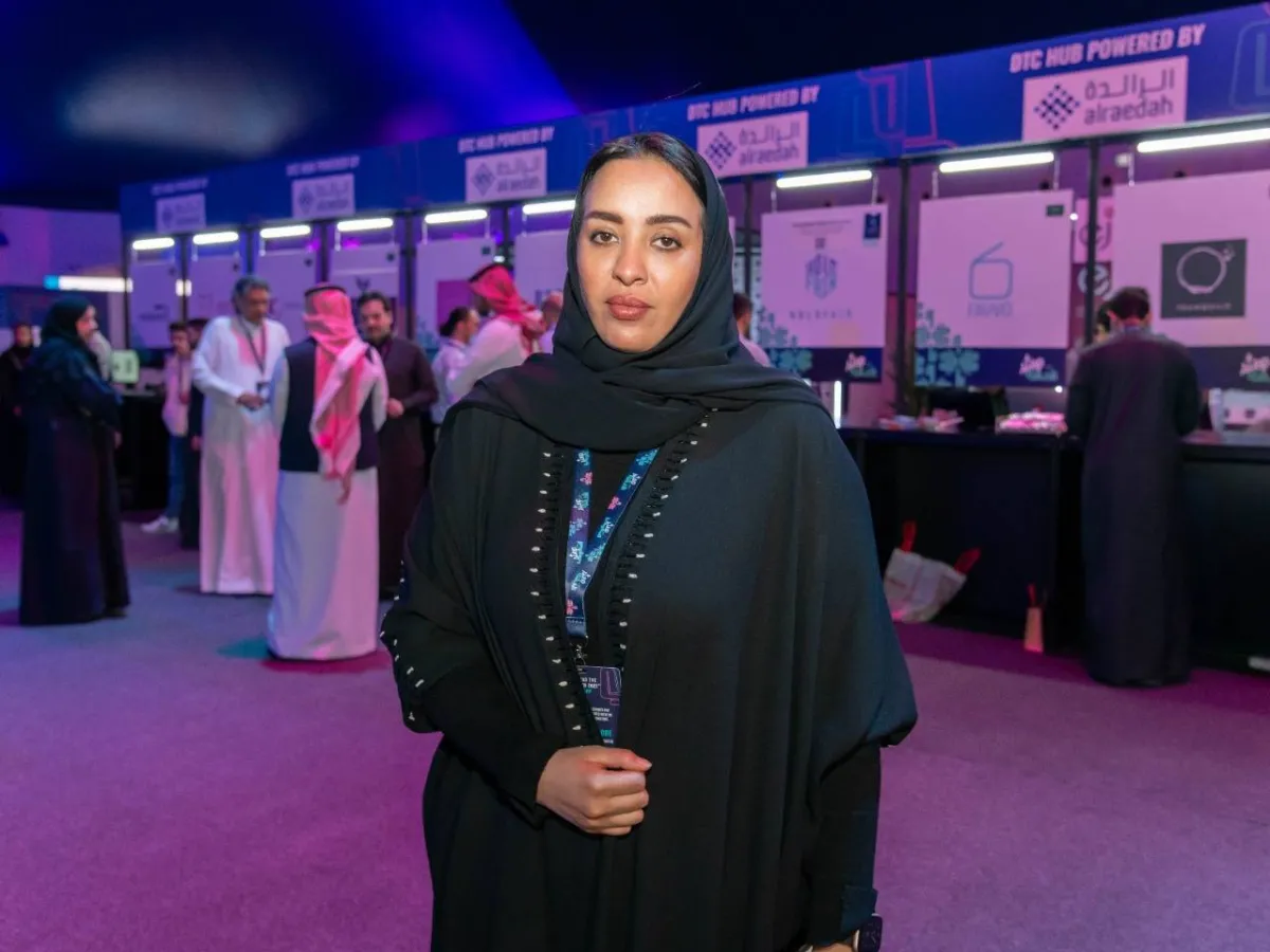 منيرة الشليل، قائد فريق في قسم المبيعات في شركة الرائدة