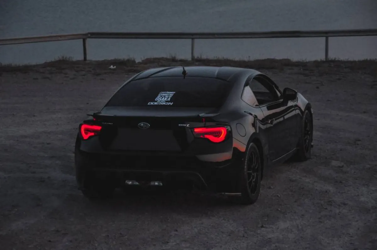 السيارات السوداء