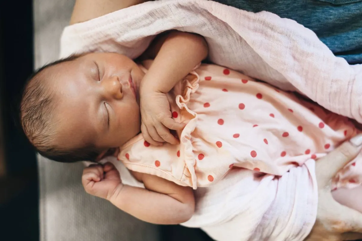 صورة لمولودة أنثى