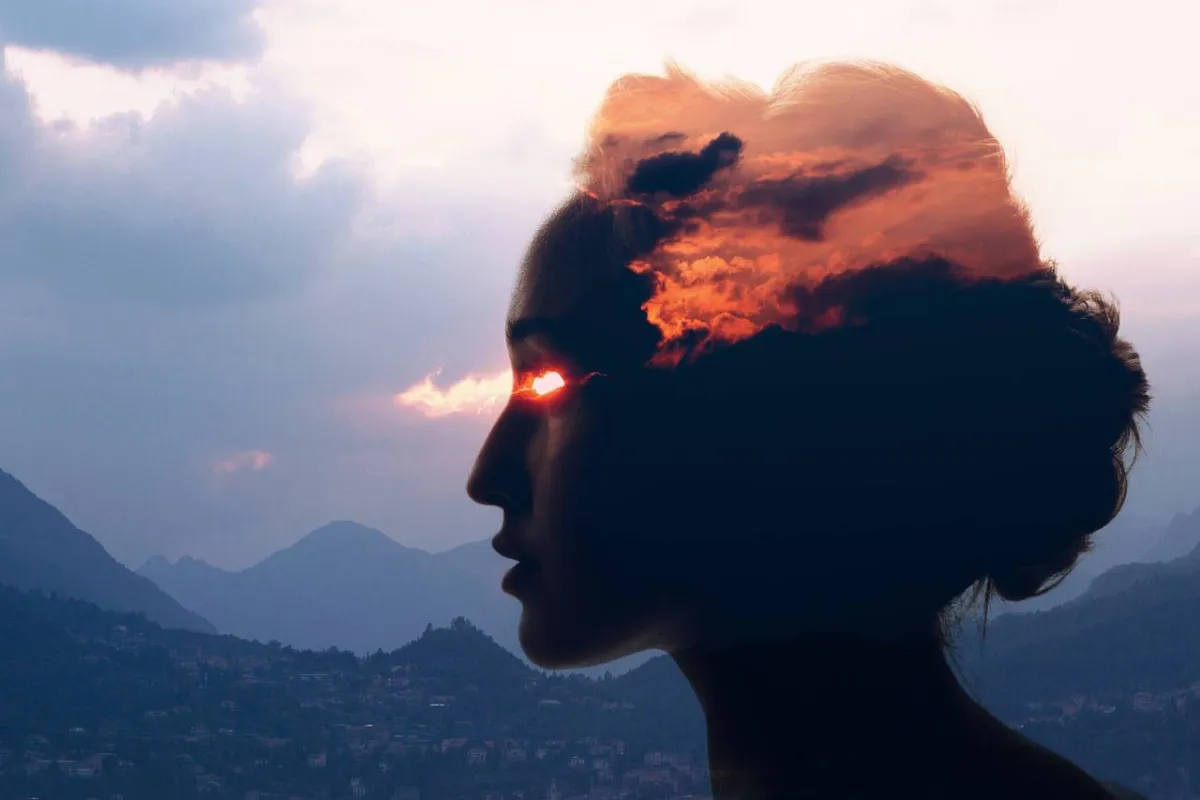 صورة لفتاة منفتحة