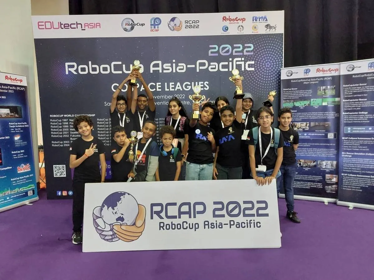 الطالبة " مارولا" تحصد المركز الأول عالميا فى مسابقة برمجة الروبوت.. 