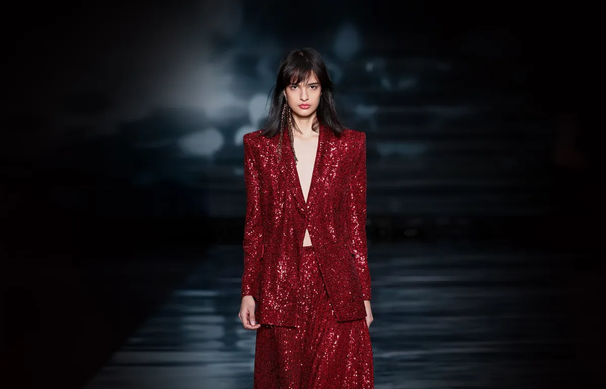 تنورة مزينة بالترتر من بيدرو ديل هييرو Pedro Del Hierro