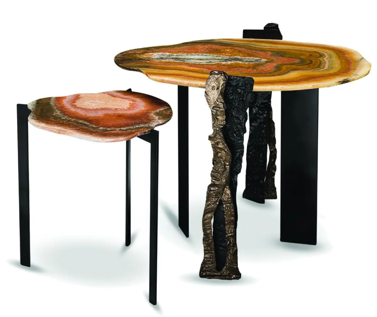 طاولة جانبية