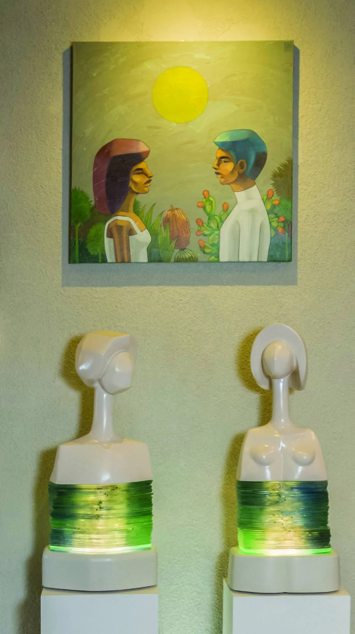 منحوتتان لرجل وامرأة بعنوان «لمحة منّا«