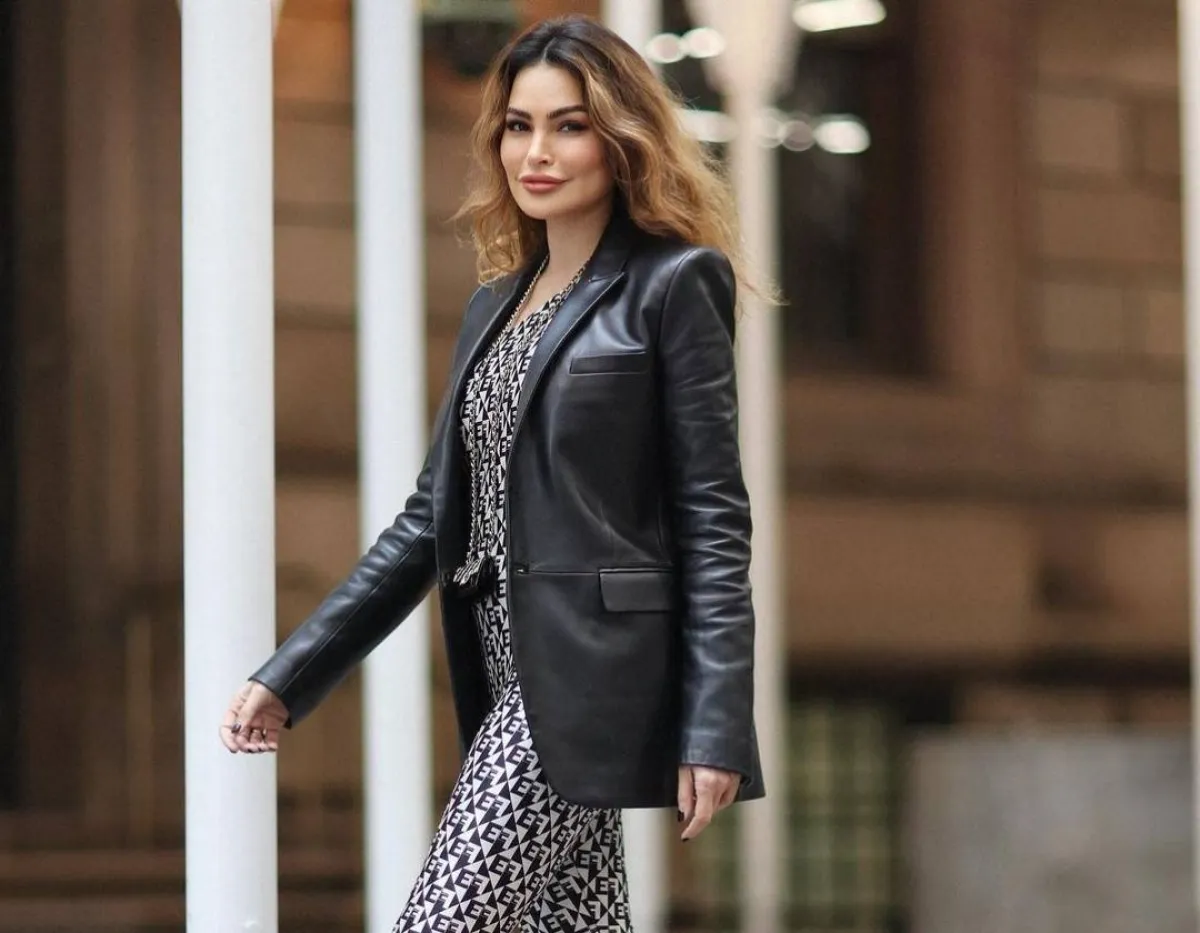 إطلالات شتوية من وحي مريم الأبيض