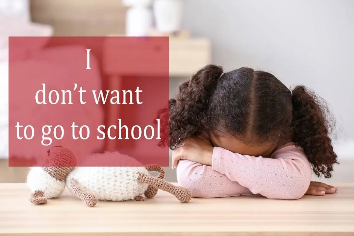 صورة لطفلة تعلن رفضها للمدرسة