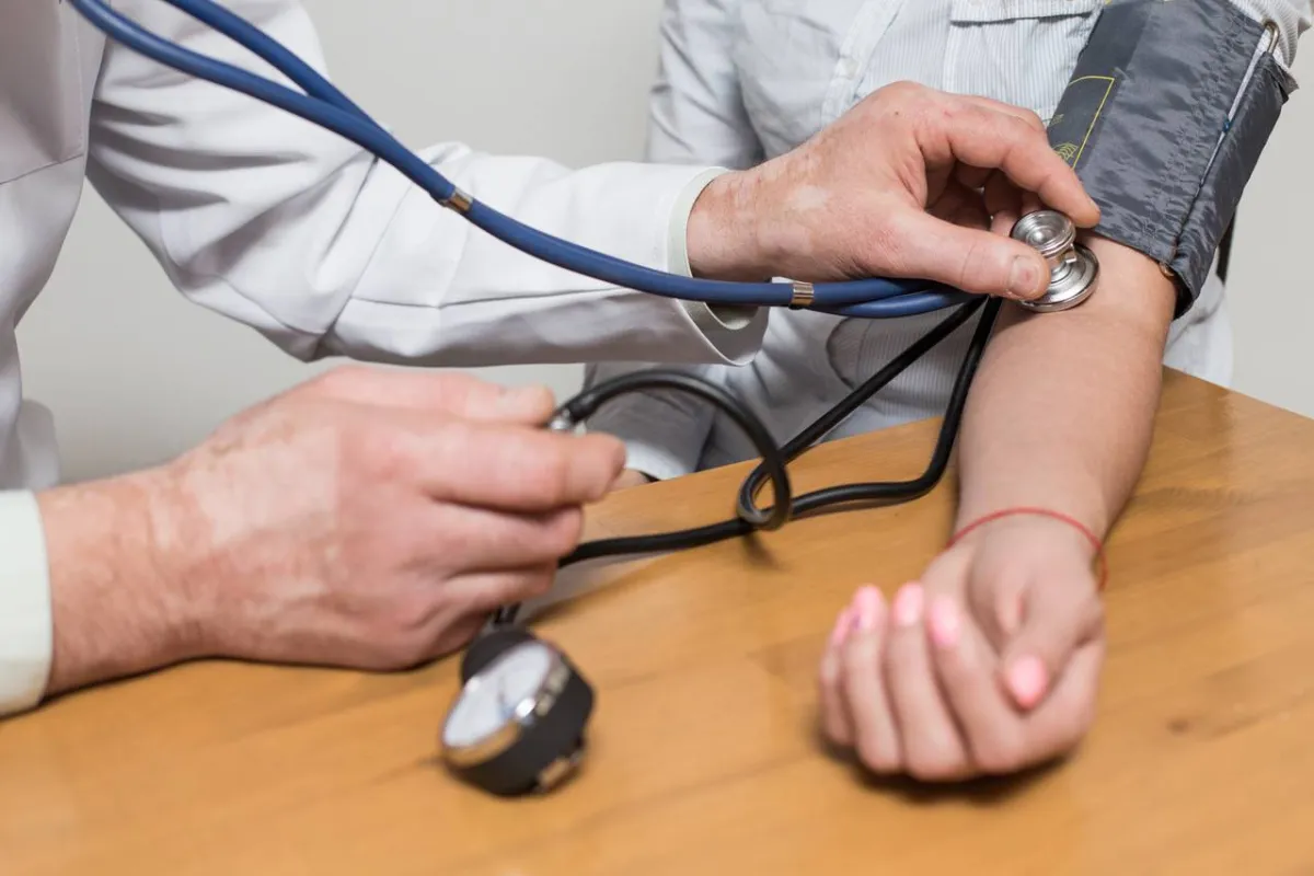 صورة لقياس ضغط الدم