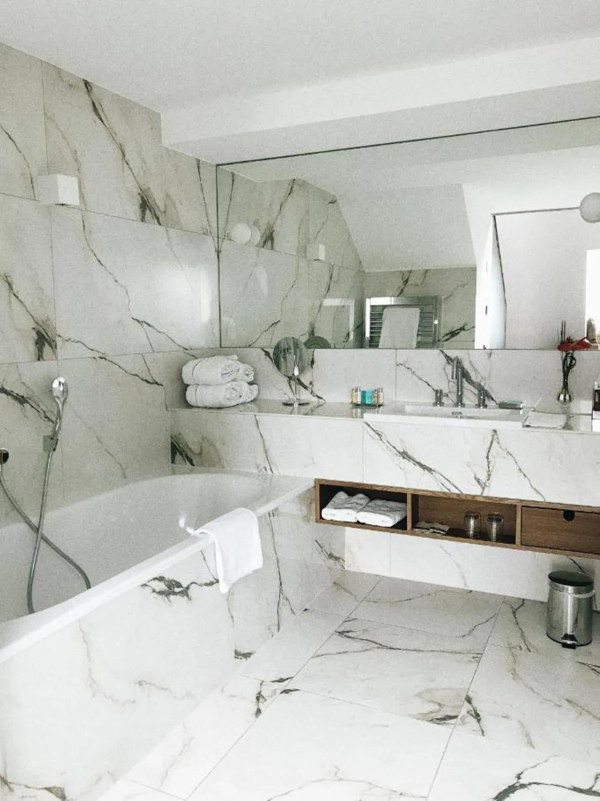 حمامات فخمة في غرف ذا غيست هاوس فيينا