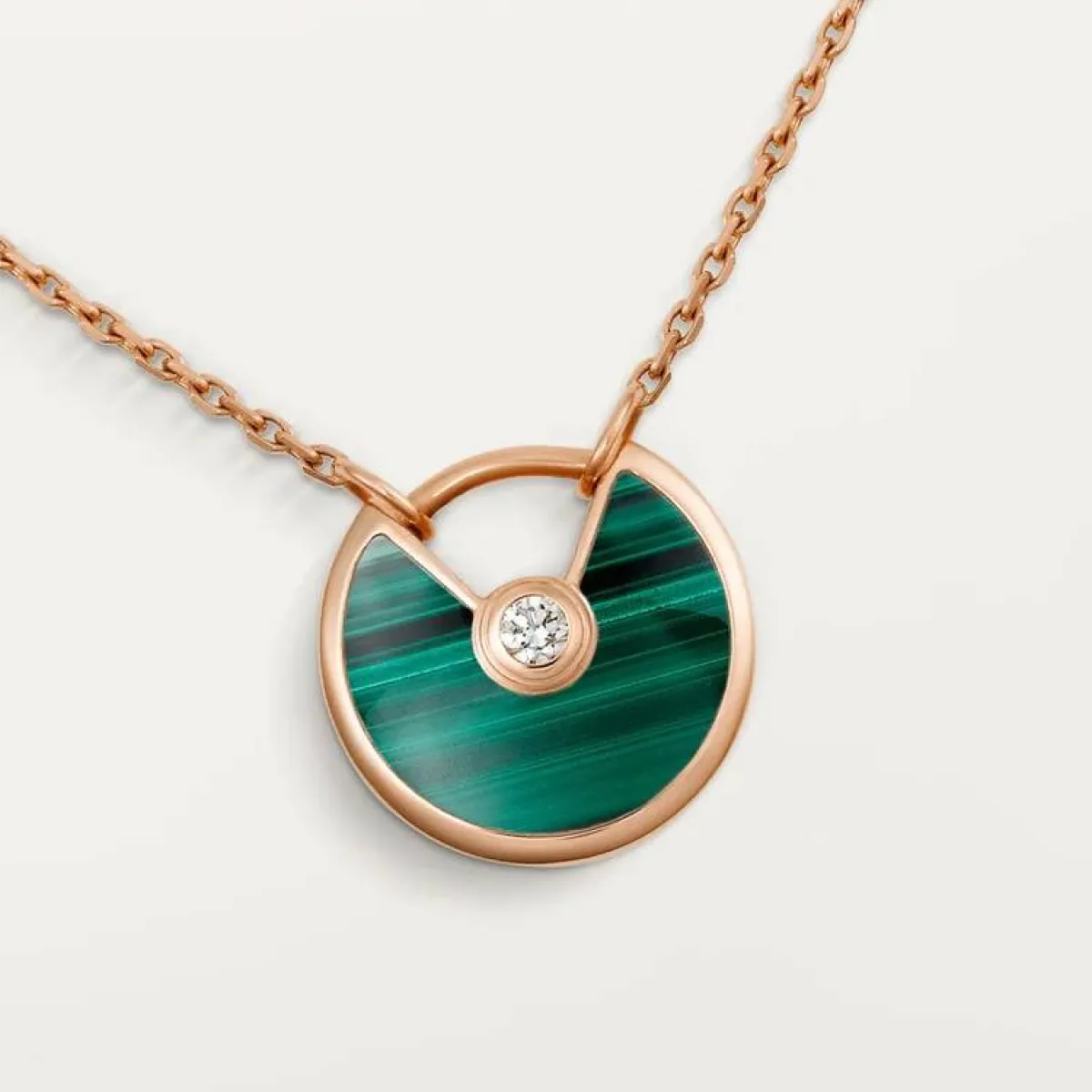 قلادة من مجموعة أموليت دو لدار كارتييه Cartier