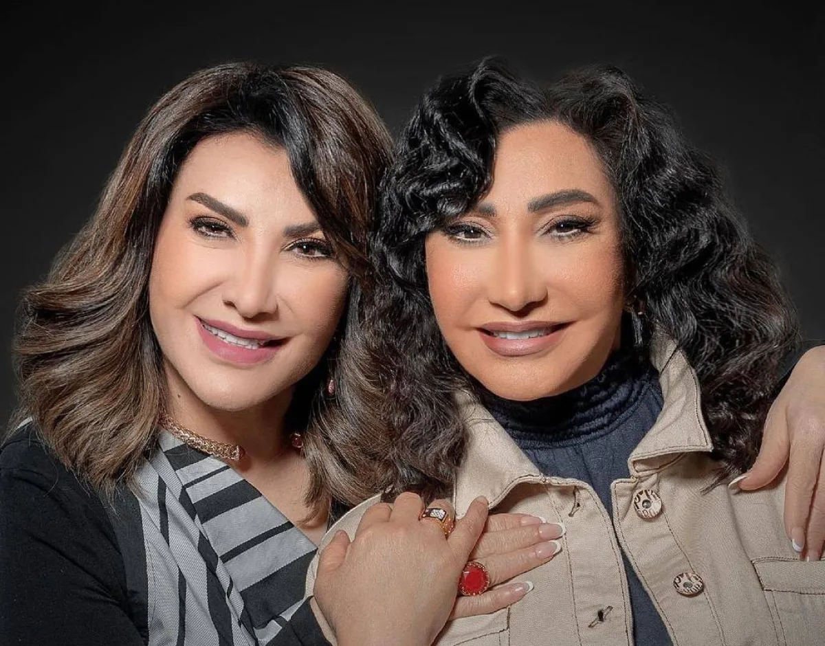 سحر حسين برفقة شقيقتها هدى حسين - صورة من صفحتها على انستغرام