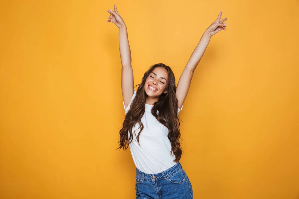 صورة لفتاة تبتسم