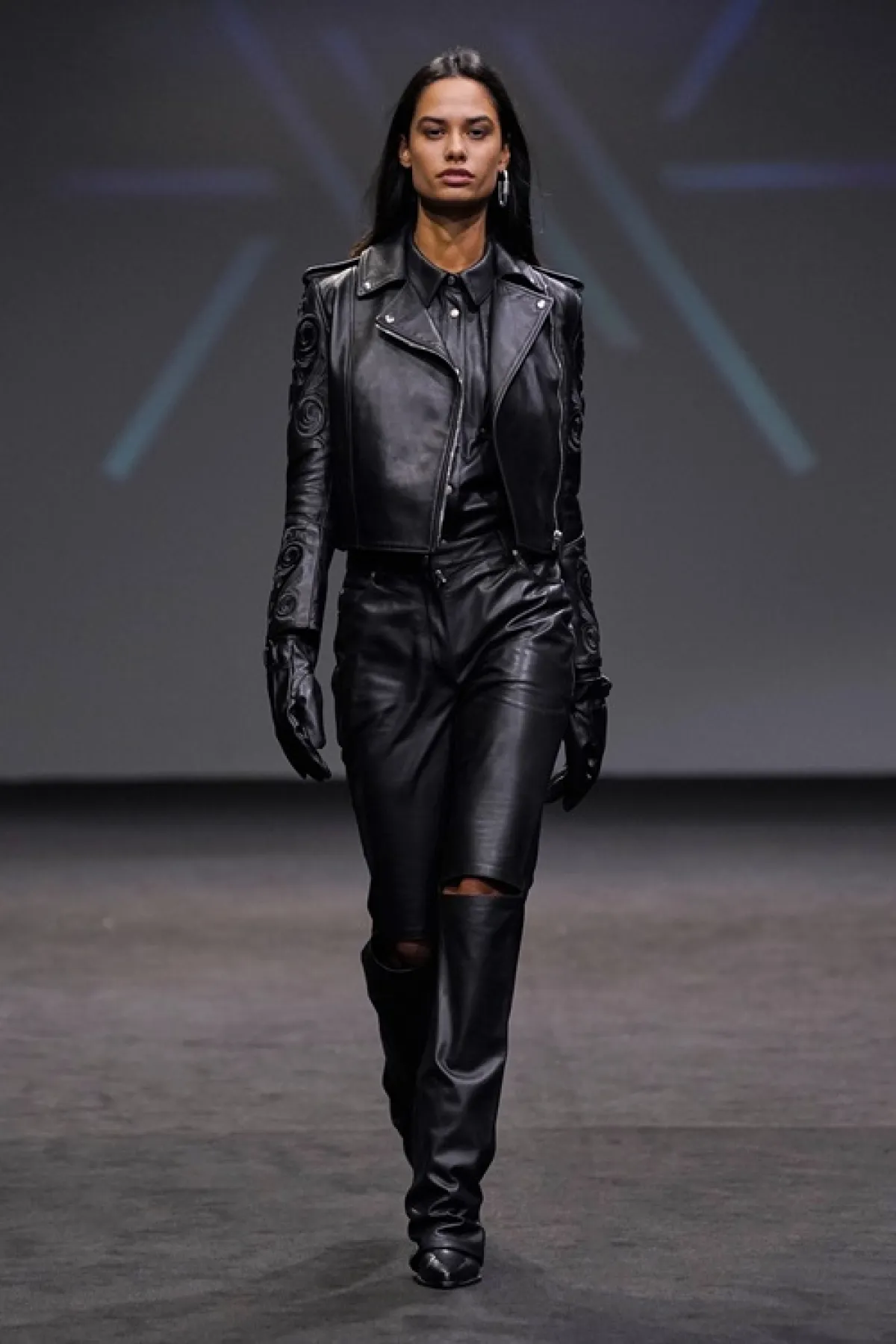 أزياء مصنوعة من الجلد من بورن إن إكسيل «Born In Exile»