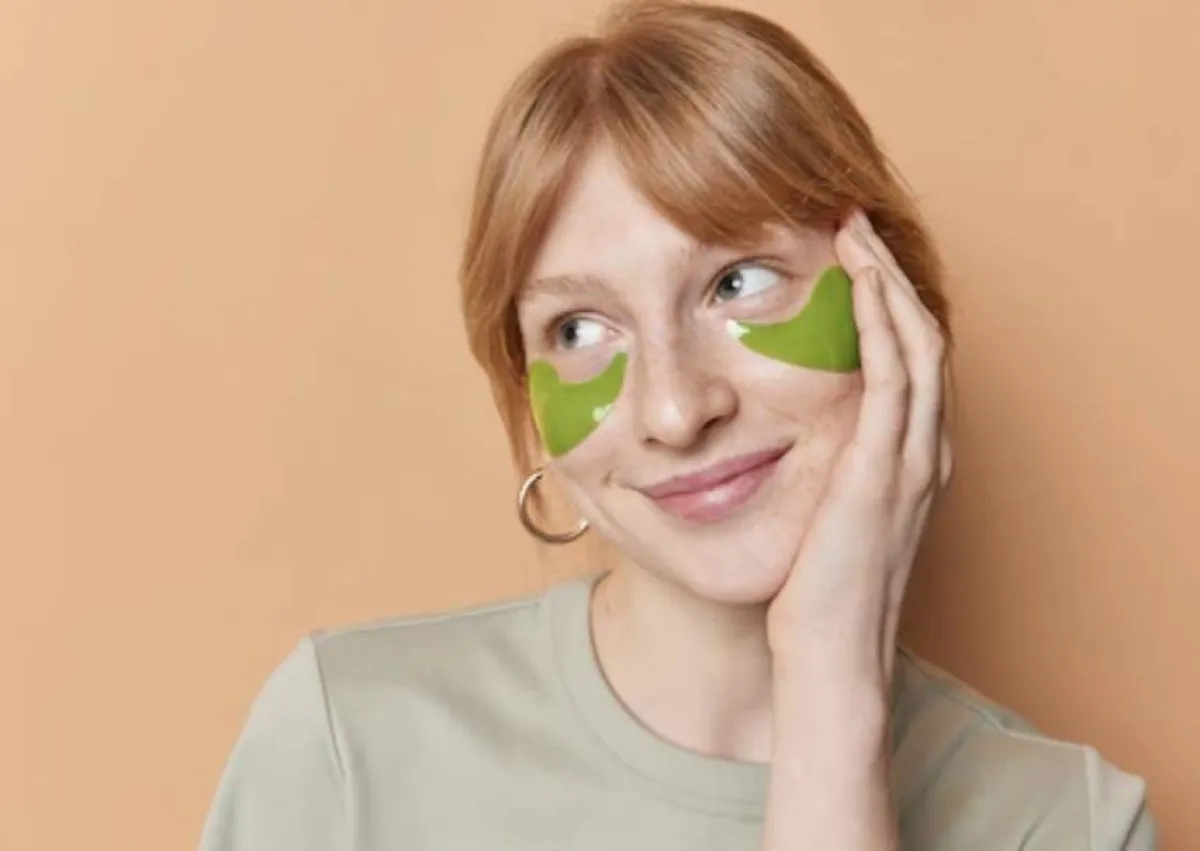 فوائد لصقات الشاي الاخضر تحت العين