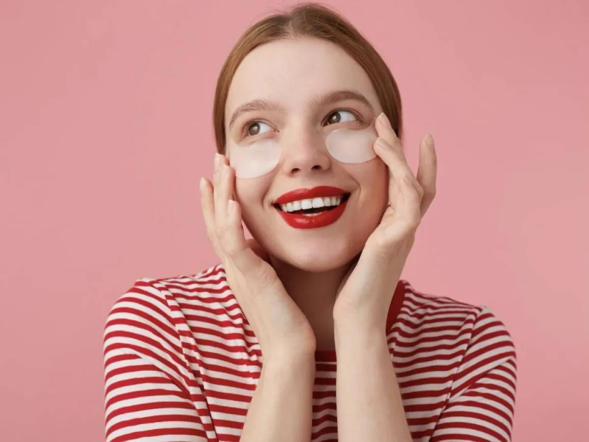 فوائد لصقات الكركديه تحت العين