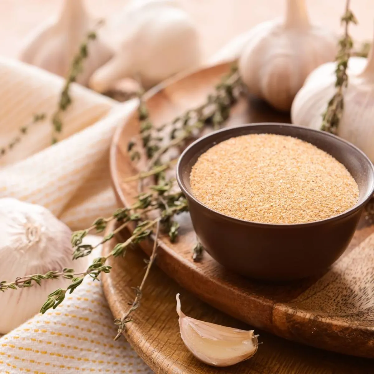 صورة لطبق من الثوم المطحون