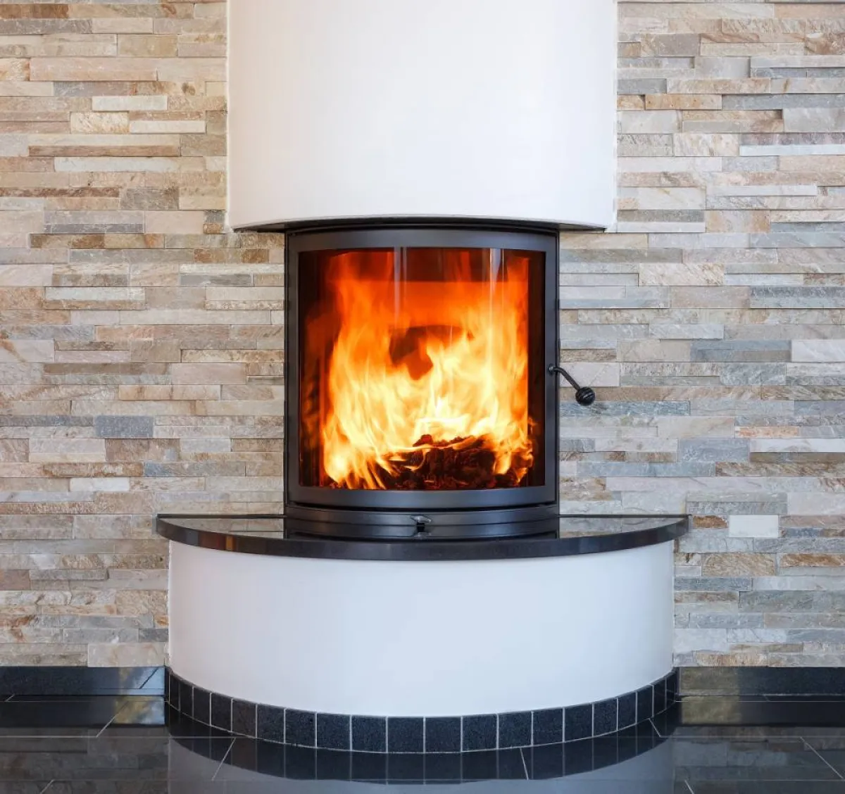 تنظف أبواب الموقد بمزيج معدّ من ربع كوب من الماء الدافئ وربع كوب من الخل الأبيض وربع كوب من نشاء الذرة