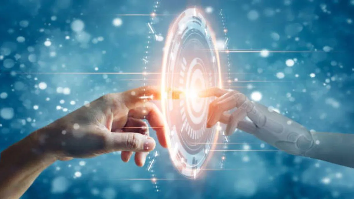 تطوير روبوت ثوري يتسلق الجدران ويمشي على السقف