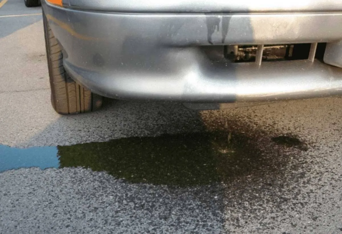 ماذا تعني ألوان السوائل المسربة من سيارتك 