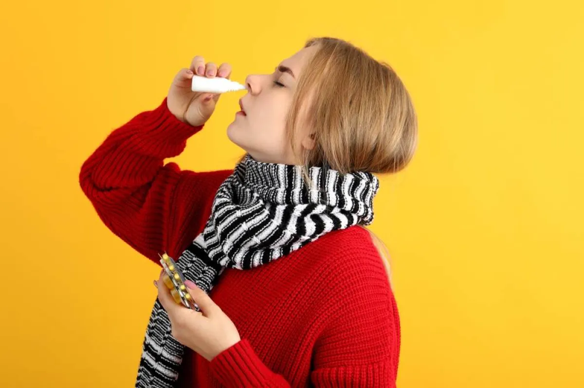 من أعراض التهاب الجيوب الأنفية المزمن انسداد في أحد الممرات الأنفية أو كليهما (المصدر: Adope Stock)