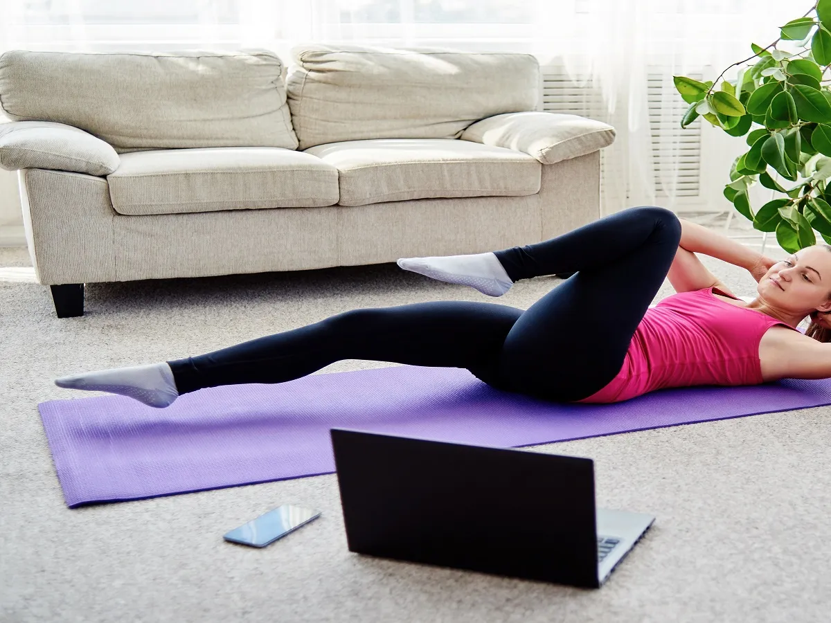 صورة لامراة تمارس الرياضة