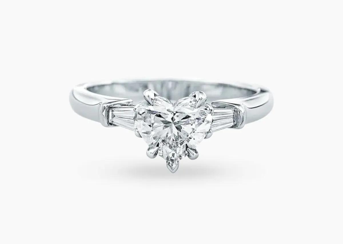 خاتم Classic Winston Heart من هاري وينستون Harry Winston 