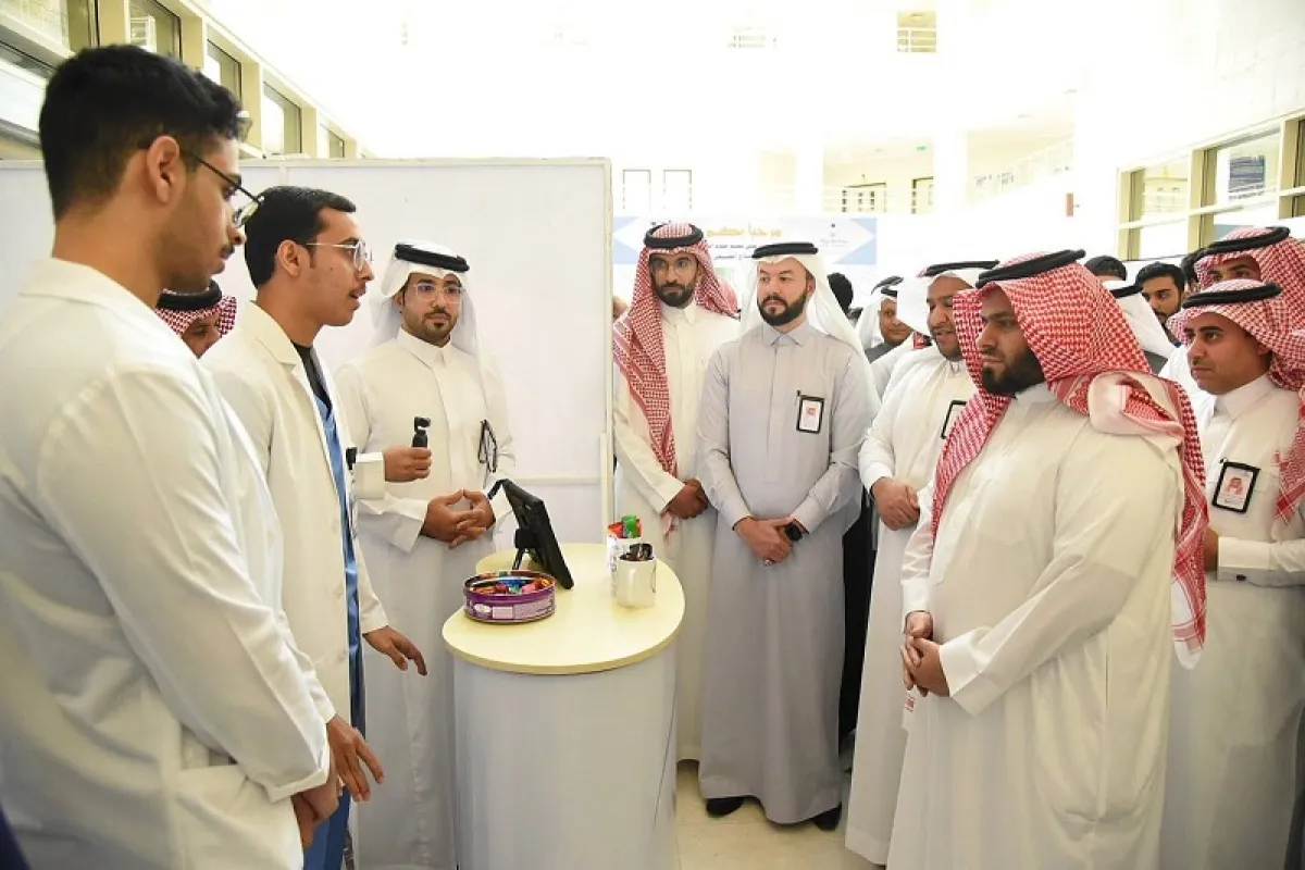 تدشين ملتقى الخريجين بكلية العلوم الطبية التطبيقية