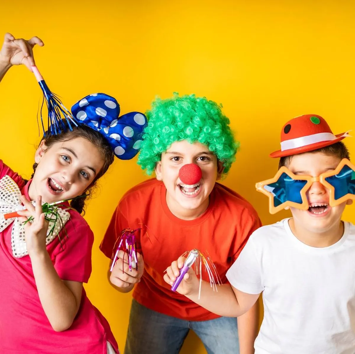 صورة لأطفال مرحين