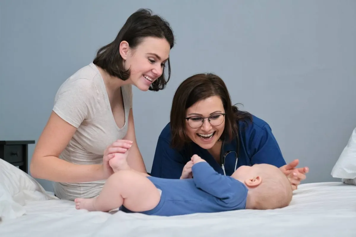 صورة للحديث مع المولود