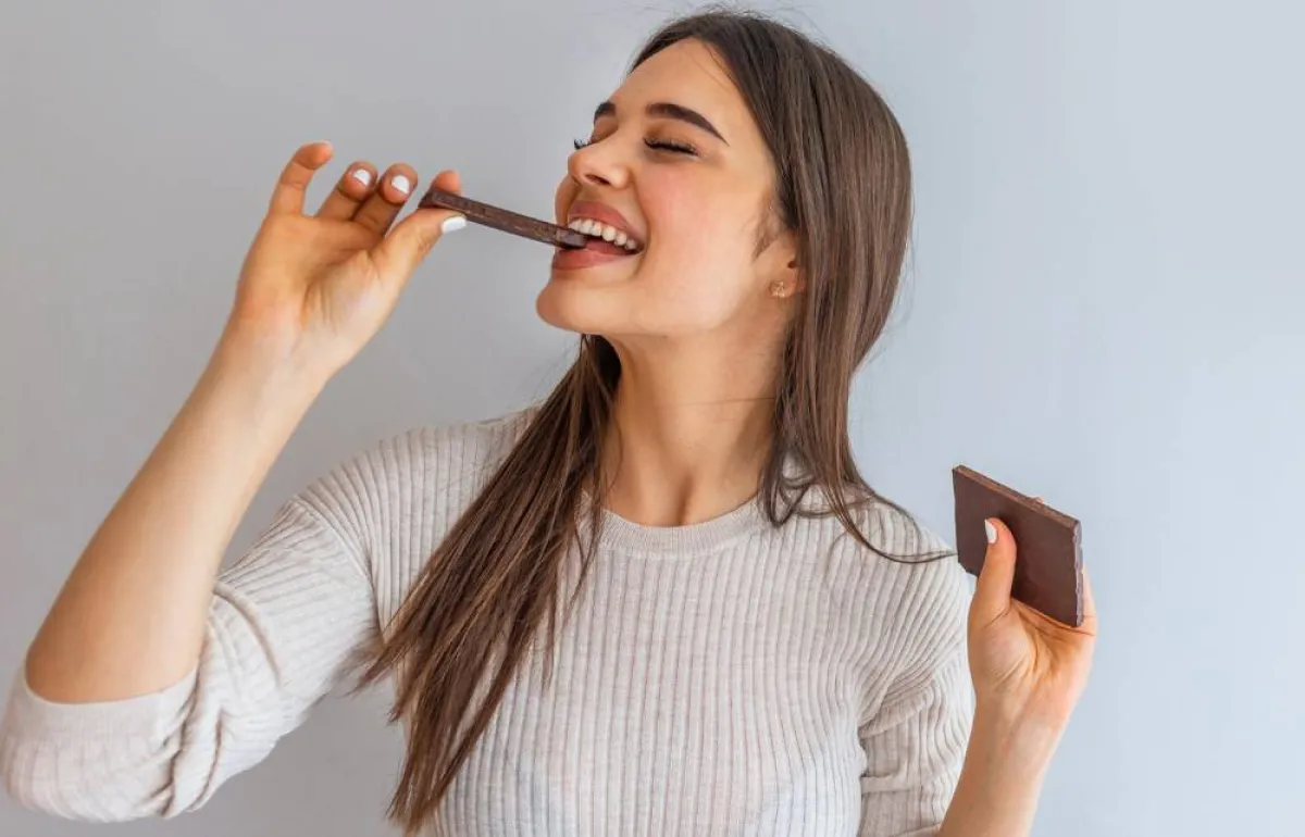 الداكنة مفضلة وتقنين الاستهلاك واجب الشوكولاتة.. و«الحمية الصحية»