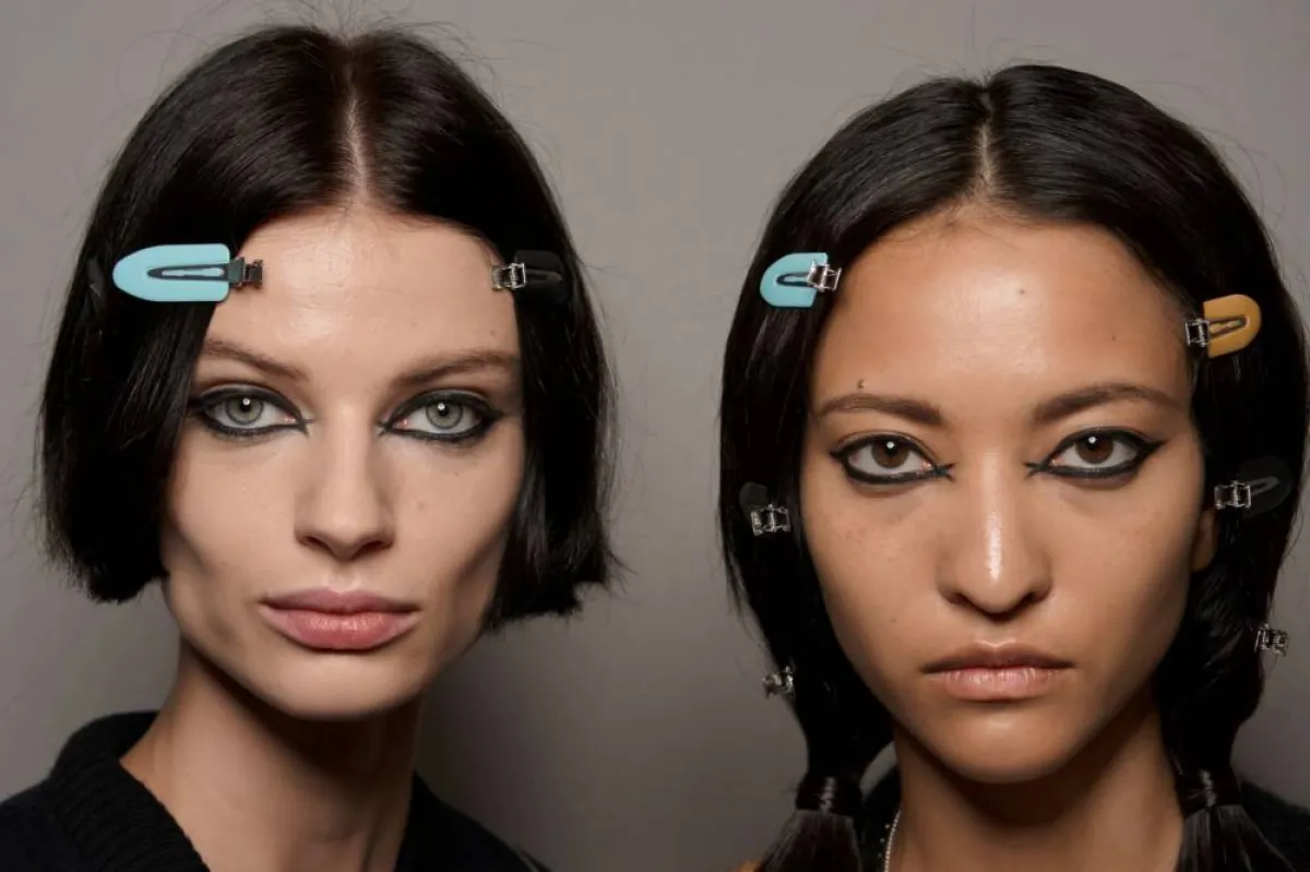 أيلاينر ذيل السمكة 2023